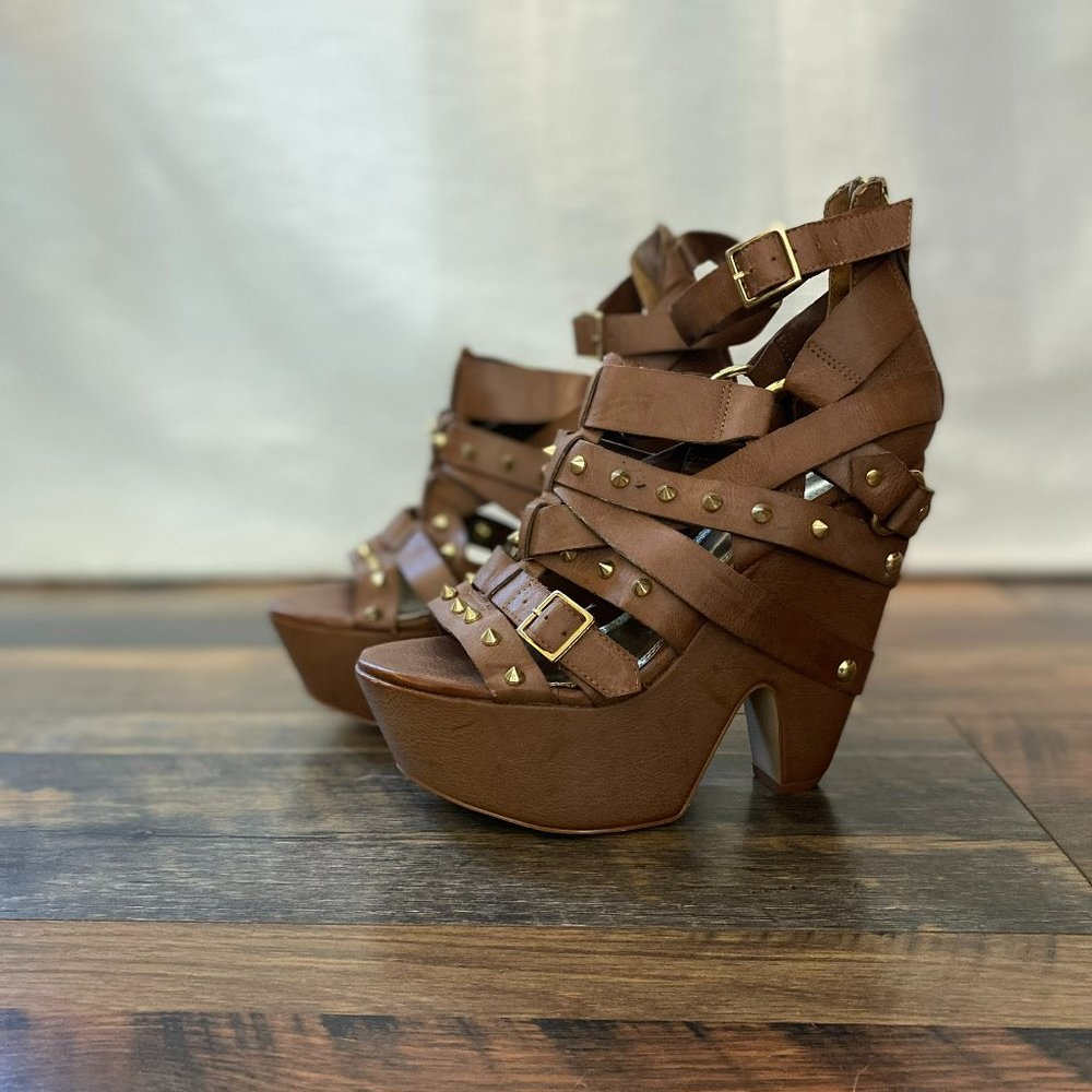 Vintage, platform, studded Heels